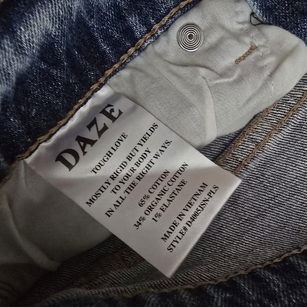 Daze Denim Cutoff Troublemaker High Rise Short SZ 26 - Picture 7 of 7